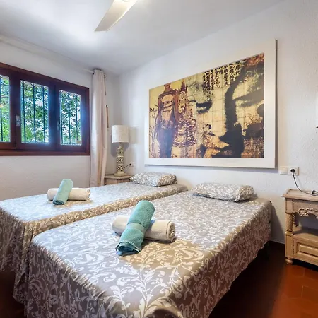 فيلة Art Gallery House