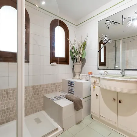 فيلة Art Gallery House