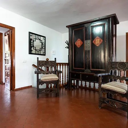 فيلة Art Gallery House
