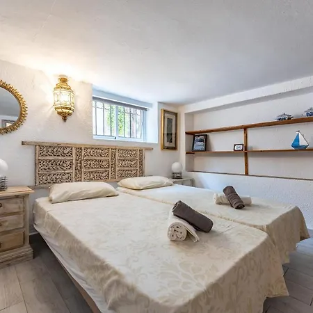 Art Gallery House Villa *
